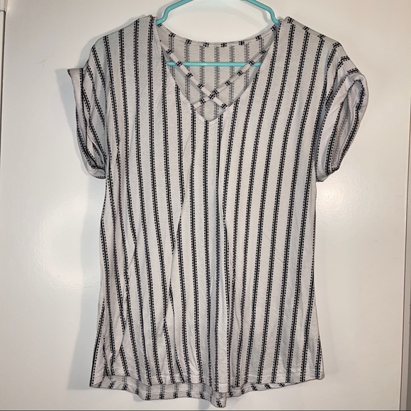 Tops - Womens vneck blouse, black and white cute top